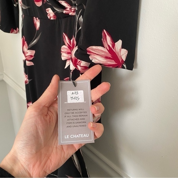 Bnwt le chateau pink black floral vNeck knee length dress - Picture 5 of 6